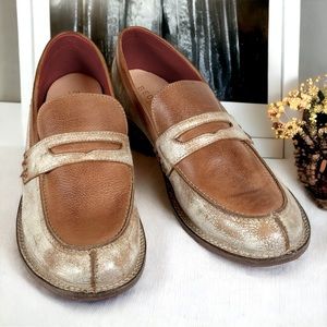 NWNT BEAUTIFUL BED/STU WOMENS LOAFERS Size 9